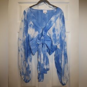 Skylar + Madison Size L Tie-Front, Flowy Blue/White Tie-dyed Shirt